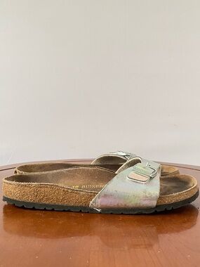 Birkenstock Madrid Iridescent Silver Metallic Single Strap Sandals | EU 38